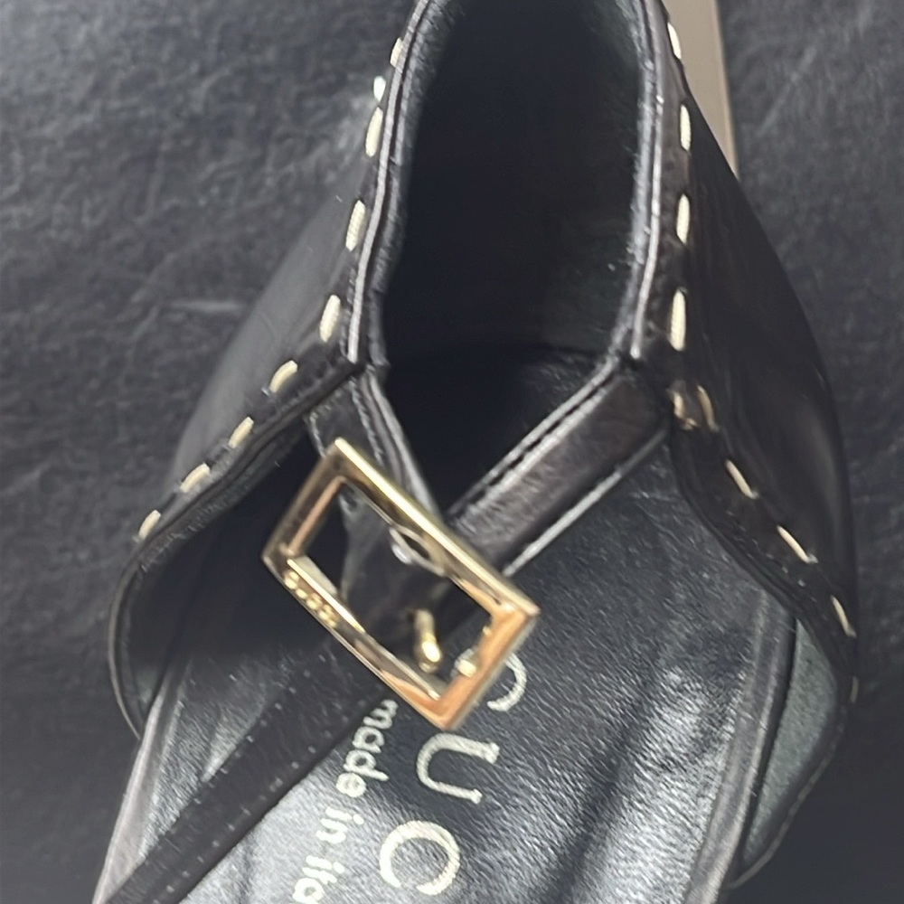 GUCCI PURSE & HEELS - Picture 11 of 15